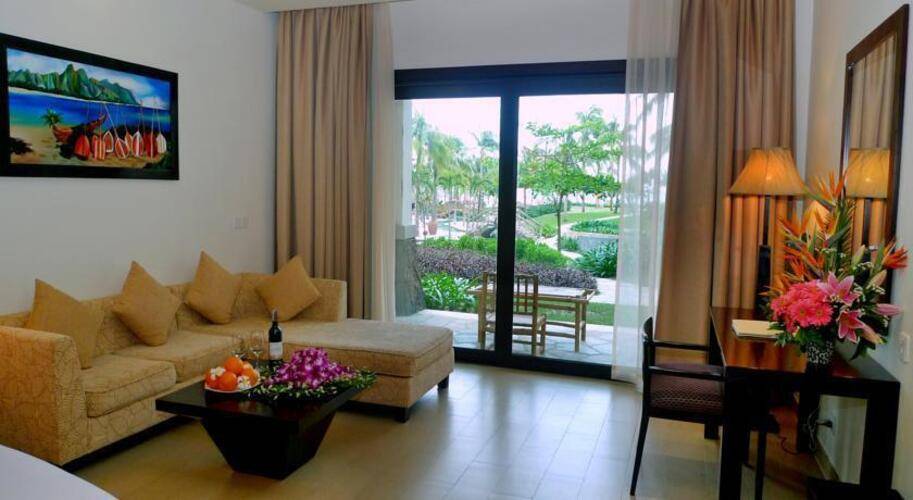 Olalani Resort & Condotel