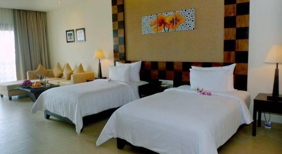 Olalani Resort & Condotel