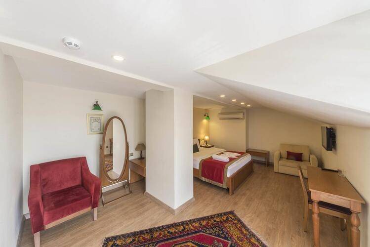 Lalinn Hotel