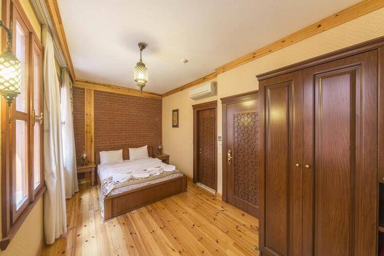 Lalinn Hotel