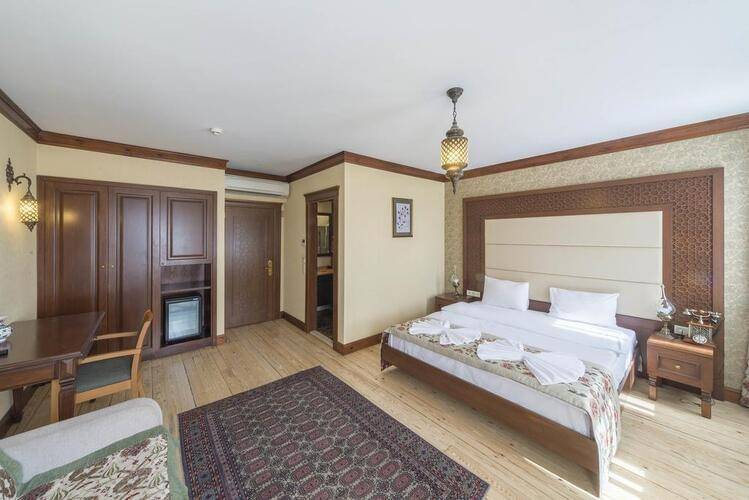 Lalinn Hotel