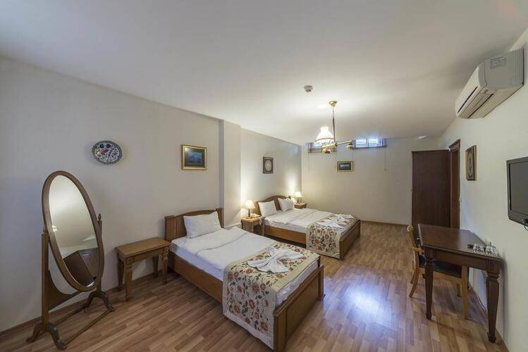 Lalinn Hotel
