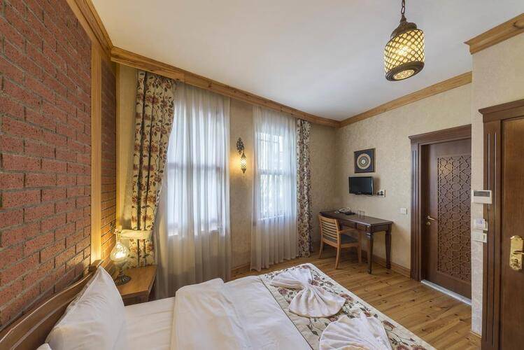 Lalinn Hotel