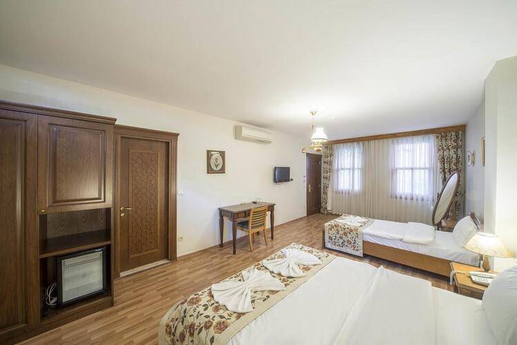 Lalinn Hotel