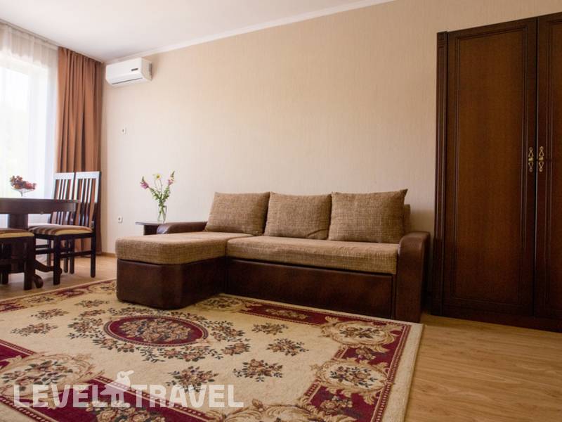 Фотография Garden Hills Hotel 3