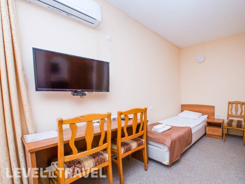 Фотография Garden Hills Hotel 3