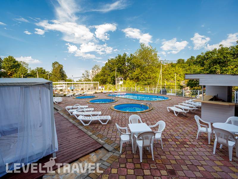 Фотография Garden Hills Hotel 3