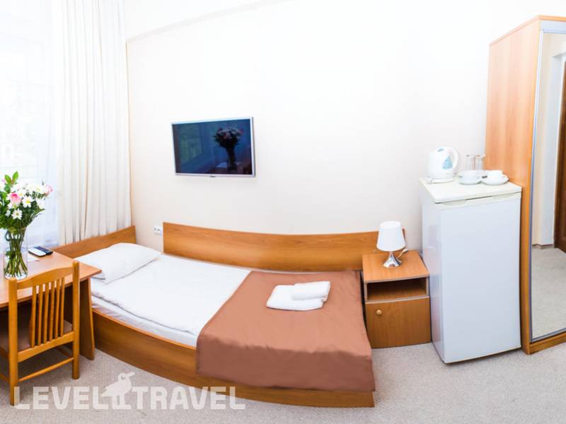 Фотография Garden Hills Hotel 3