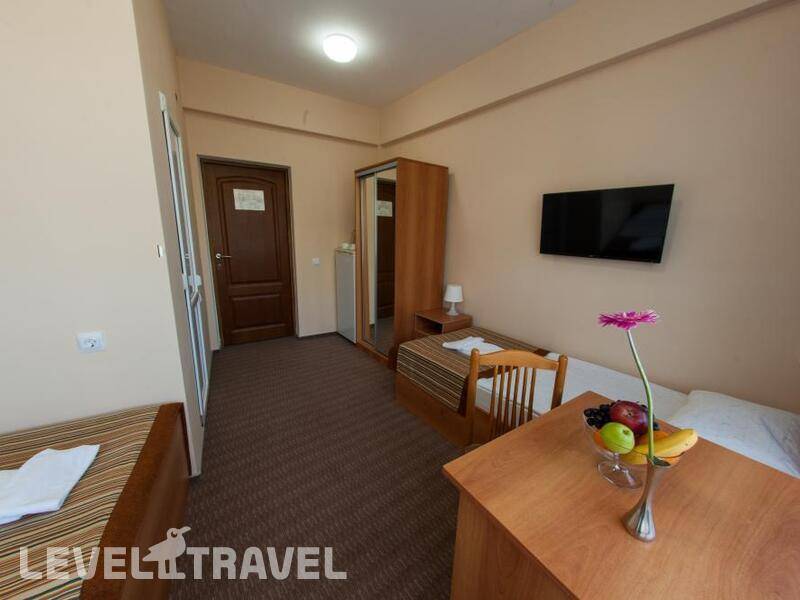 Фотография Garden Hills Hotel 3