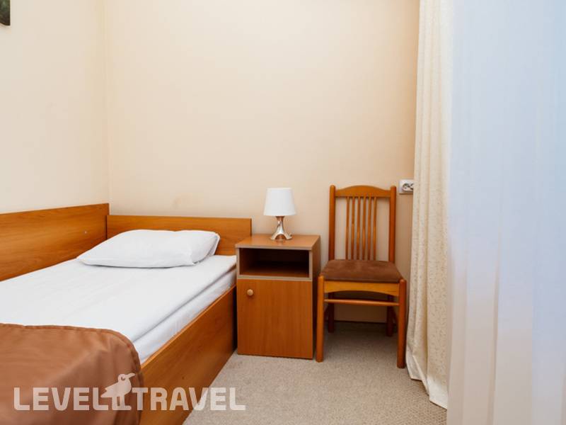 Фотография Garden Hills Hotel 3