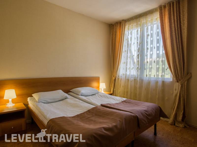 Фотография Garden Hills Hotel 3