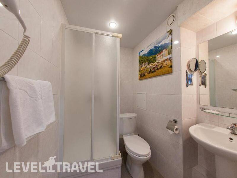 Фотография Garden Hills Hotel 3