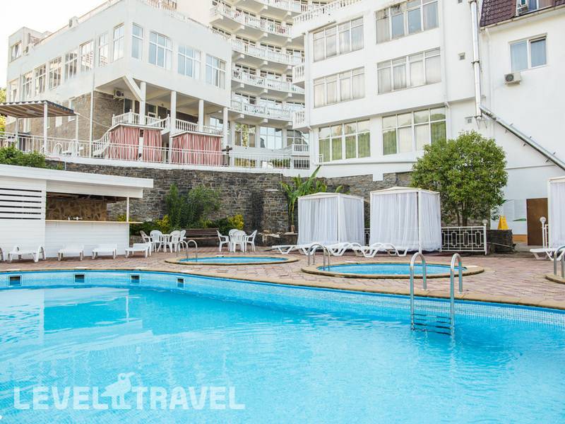 Фотография Garden Hills Hotel 3
