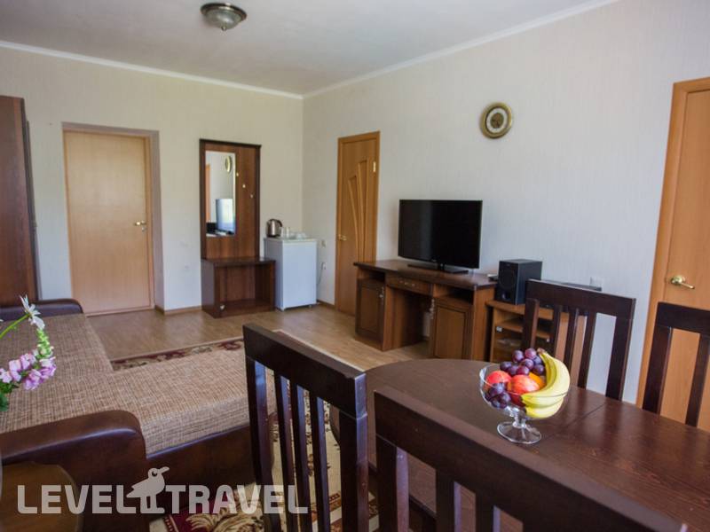 Фотография Garden Hills Hotel 3