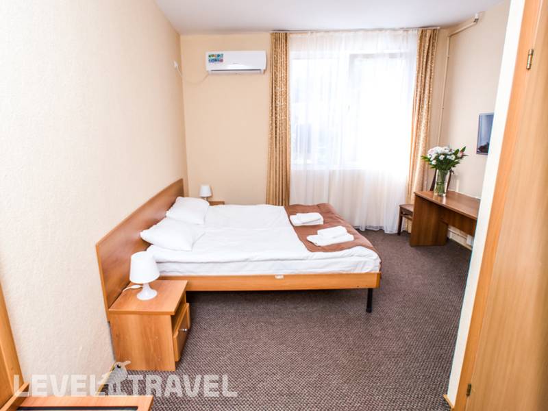 Фотография Garden Hills Hotel 3