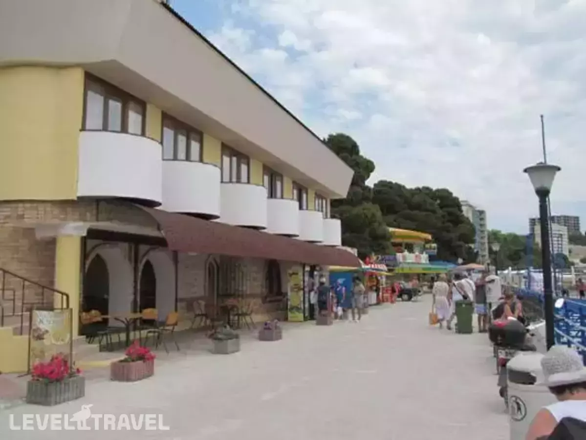 Отель Фаворит