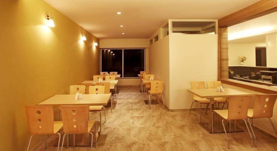 The Hawaii Comforts Hotel