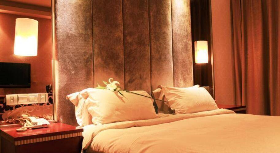 Manhattan Bund Business Hotel