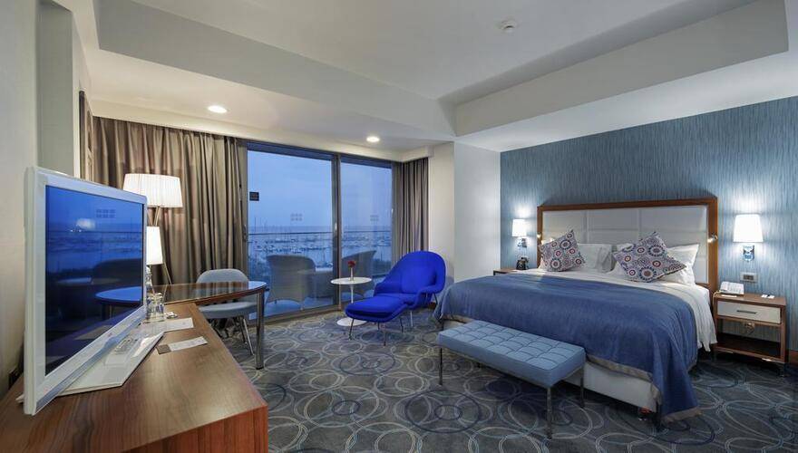 Doubletree By Hilton Kusadasi