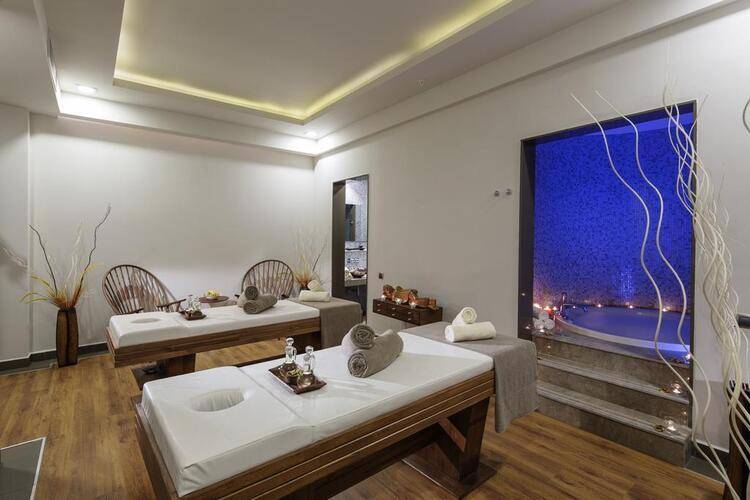 Doubletree By Hilton Kusadasi