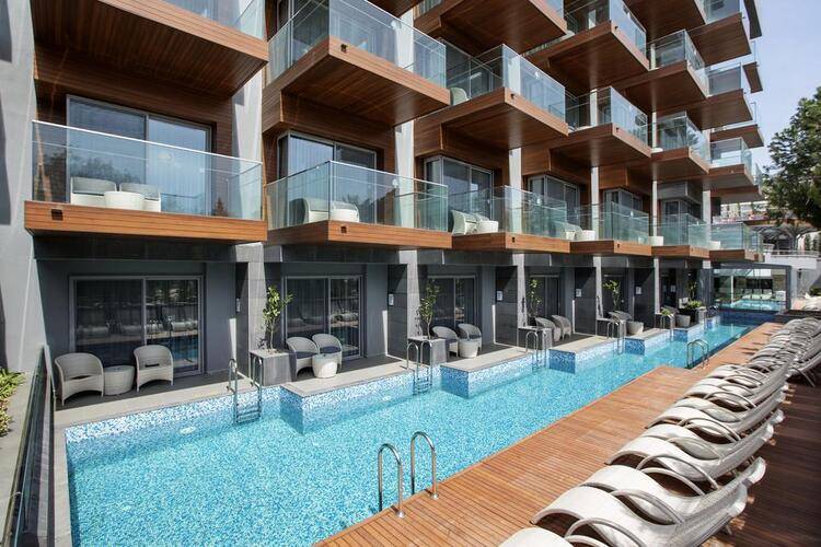 Doubletree By Hilton Kusadasi