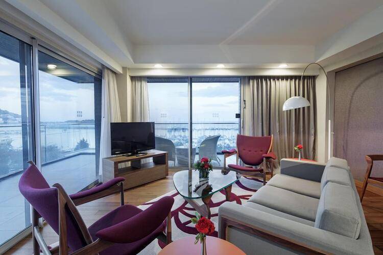 Doubletree By Hilton Kusadasi