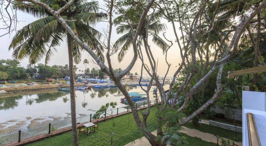 Acron Waterfront Resort