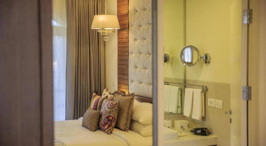 Acron Waterfront Resort
