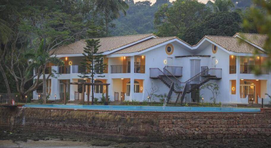 Acron Waterfront Resort