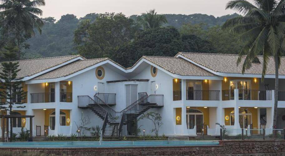 Acron Waterfront Resort
