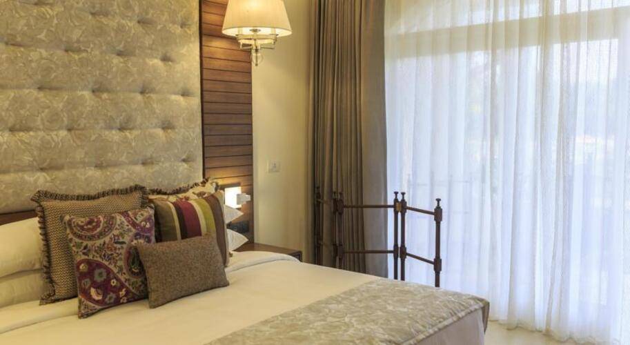 Acron Waterfront Resort