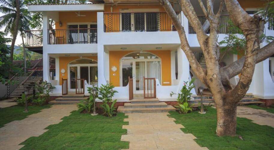 Acron Waterfront Resort