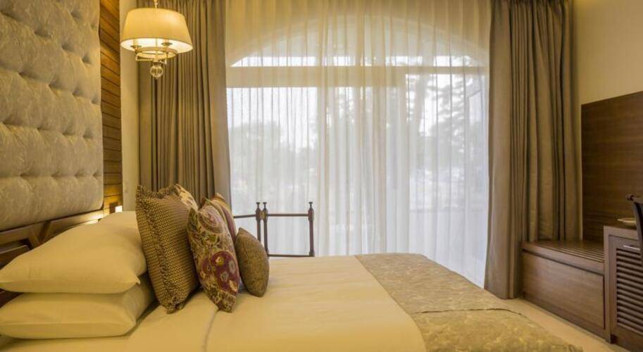 Acron Waterfront Resort
