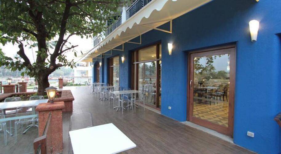 Acron Waterfront Resort
