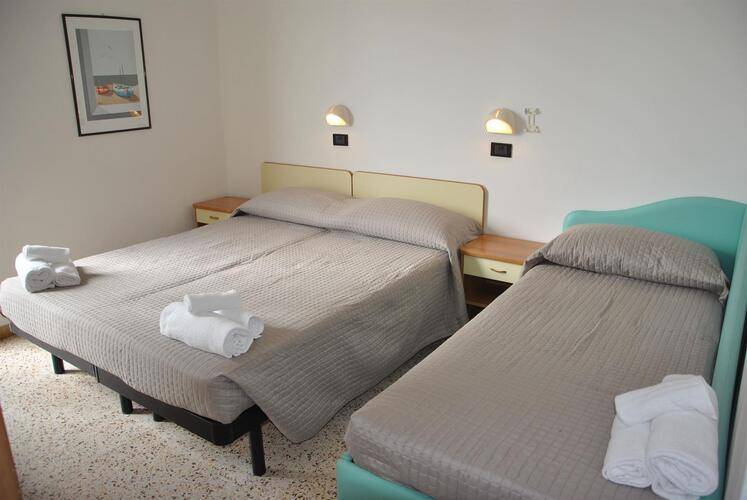 Lily Hotel