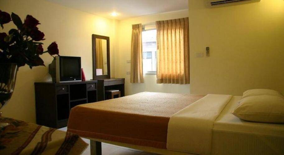 18 Coins Hotel
