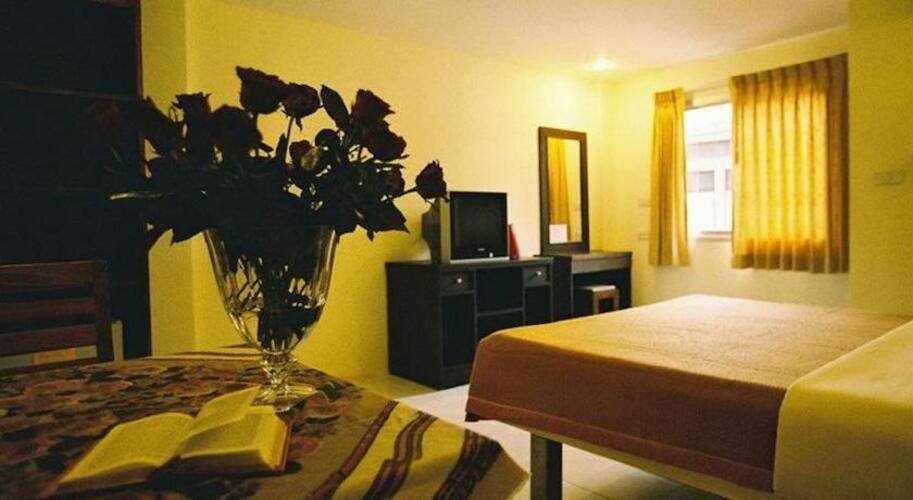 18 Coins Hotel