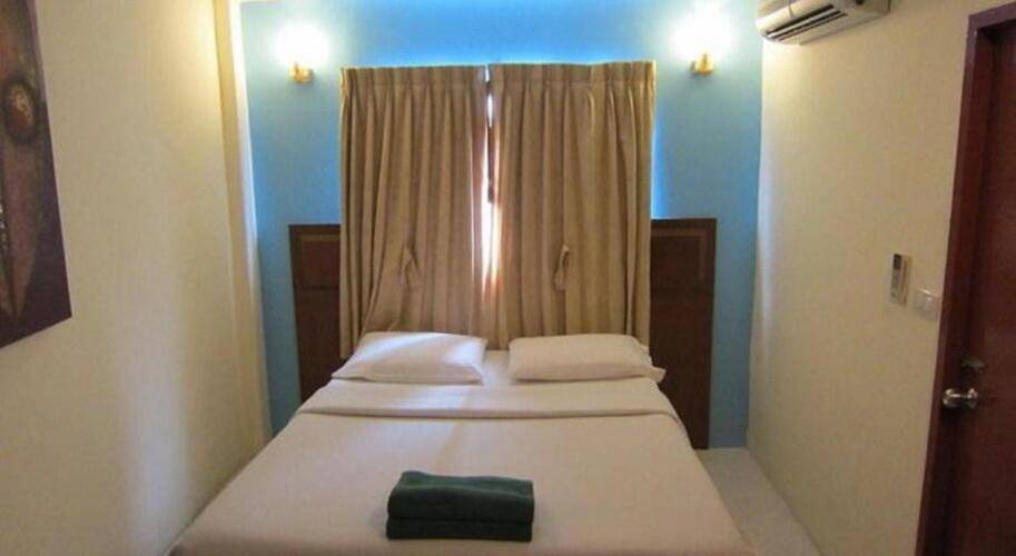 18 Coins Hotel