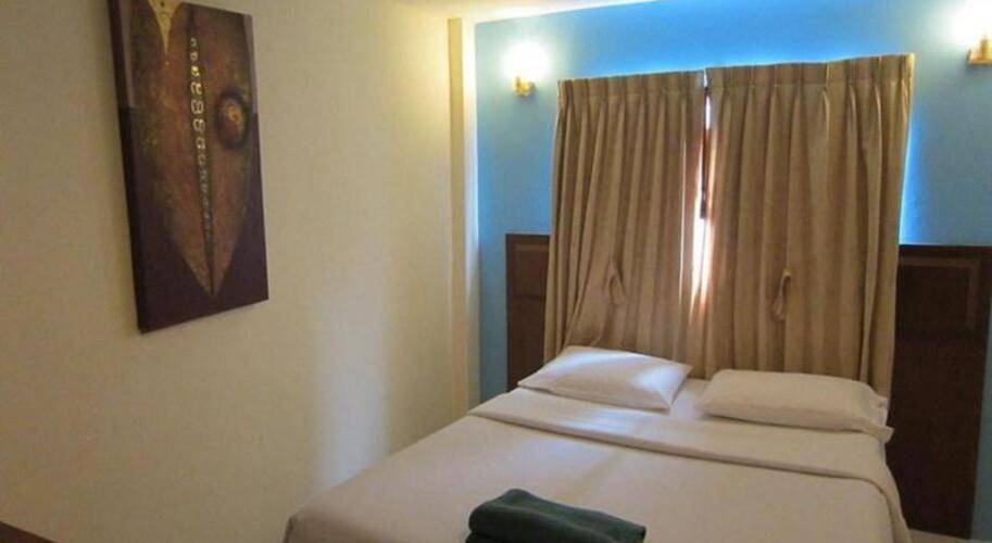 18 Coins Hotel