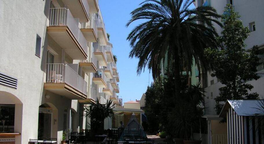 Dwo Les Palmeres (Ex.Les Palmeres Hotel)