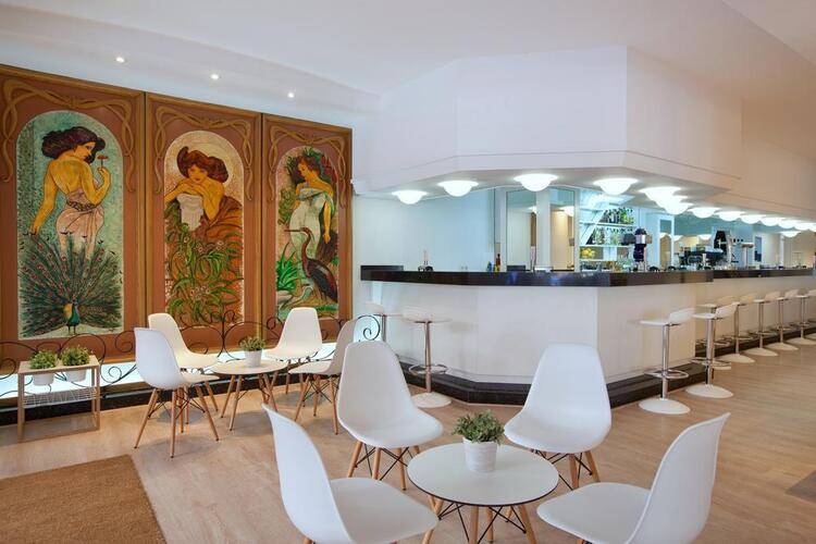 Whala! Beach Hotel