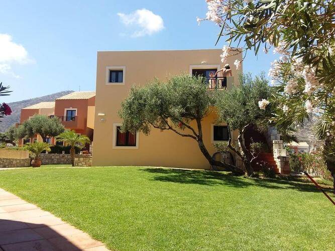 Dia Apartments