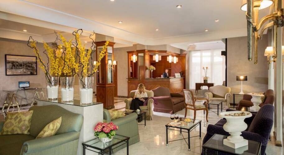 Santa Costanza Hotel