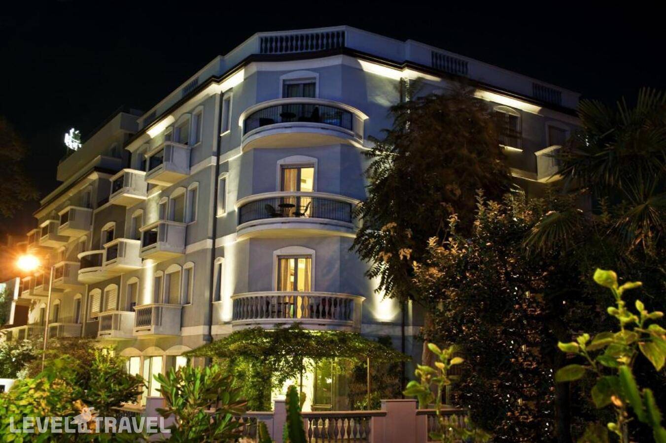 фотографии отеля Sovrana Hotel & Re Aqva Spa в Италия(Марина Чентро) - фото №1