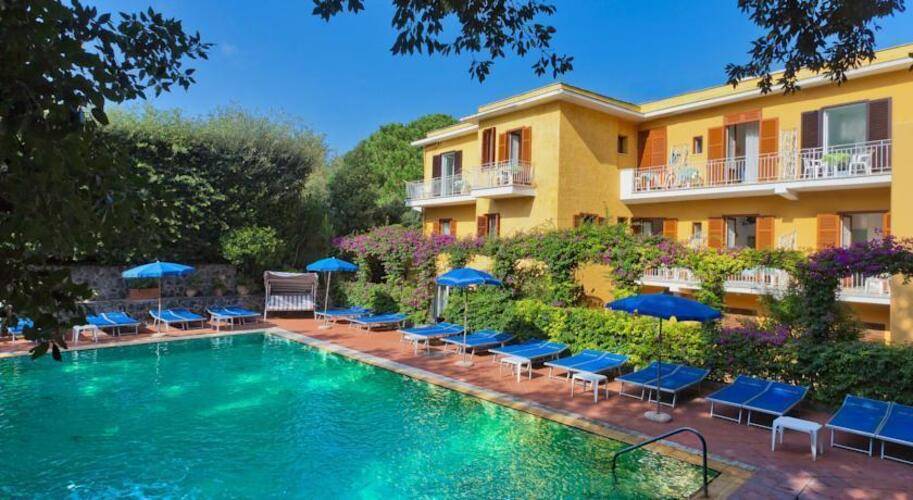 Cleopatra Hotel 3★, Искья-Порто