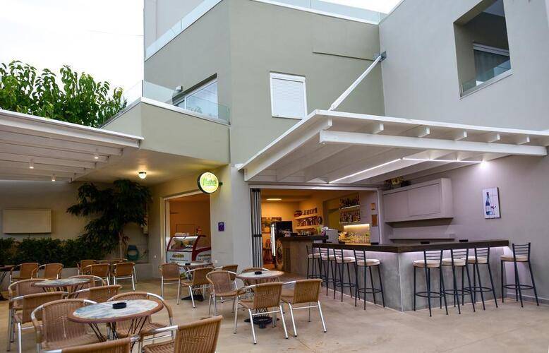 Blue Horizon Apartments