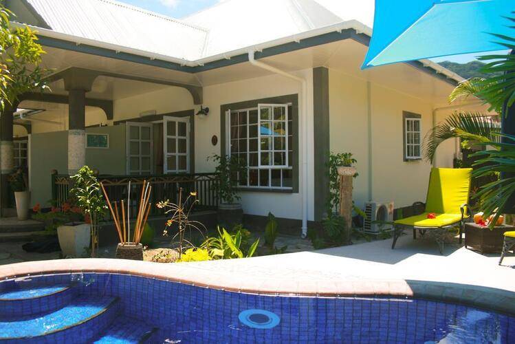 Maison Charme De L'Ile Hotel