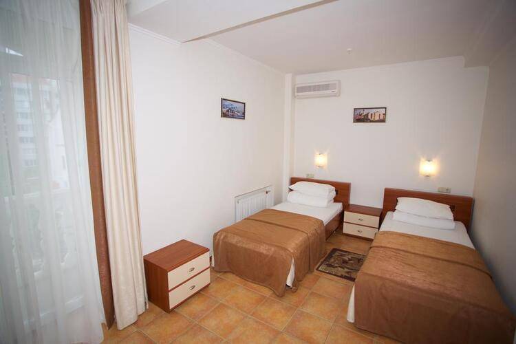 Atrium Kings Way Hotel