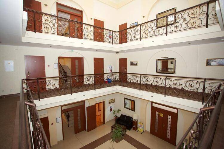 Atrium Kings Way Hotel