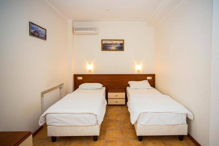 Atrium Kings Way Hotel